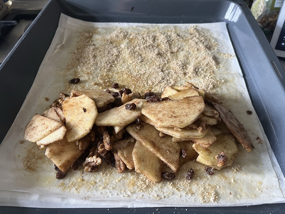 Apfelstrudel preparation photo