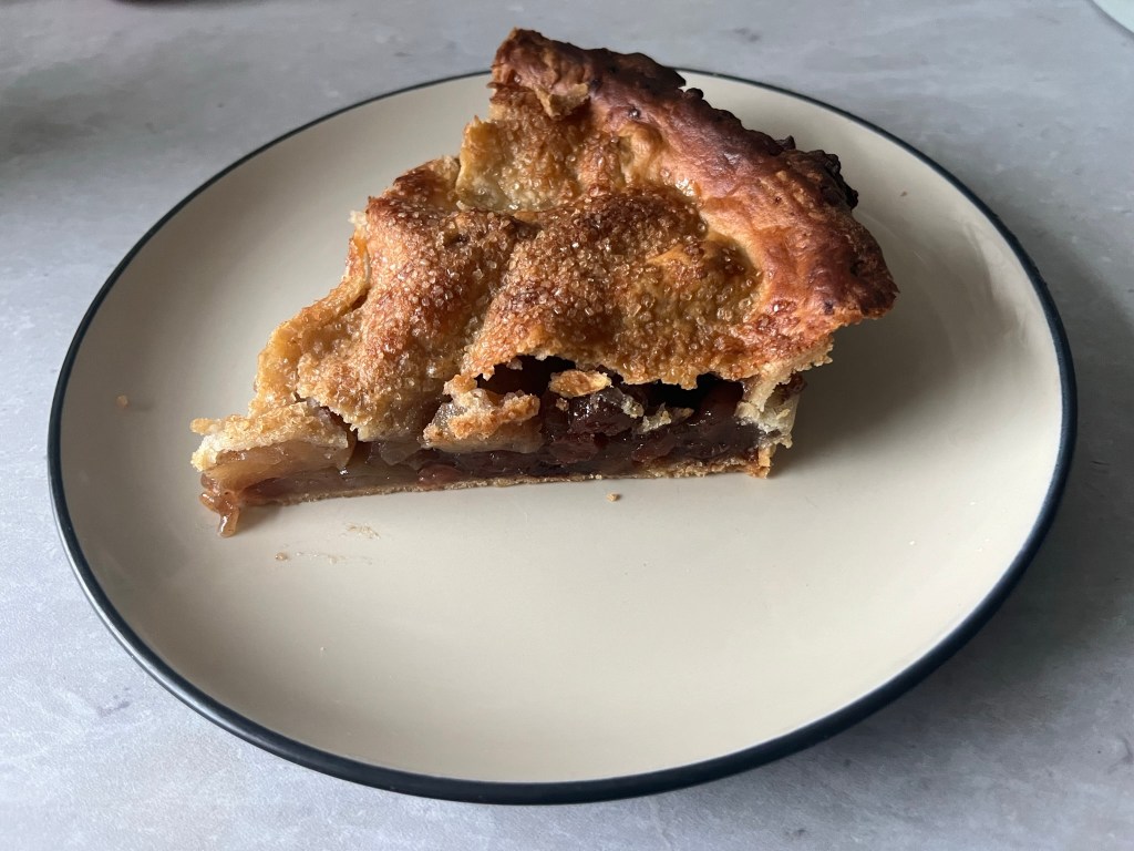 Curtis Stone apple pie slice